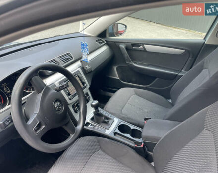 Фольксваген Пассат 2011 в Ивано-Франковске на Automoto.ua Серый Фольксваген Пассат, объемом двигателя 1.97 л и пробегом 262 тыс. км за 8450 $, фото 14 на Automoto.ua