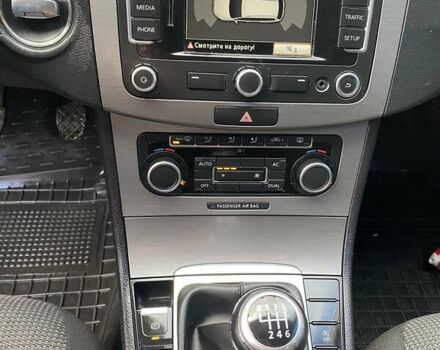 Сірий Фольксваген Пассат, об'ємом двигуна 1.6 л та пробігом 221 тис. км за 8950 $, фото 2 на Automoto.ua