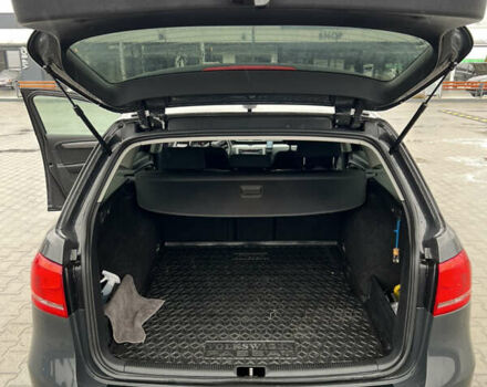 Серый Фольксваген Пассат, объемом двигателя 1.6 л и пробегом 337 тыс. км за 9500 $, фото 7 на Automoto.ua