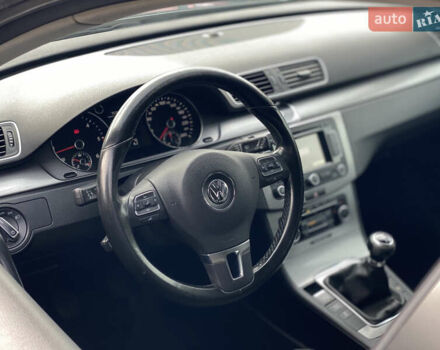 Серый Фольксваген Пассат, объемом двигателя 1.6 л и пробегом 285 тыс. км за 8200 $, фото 65 на Automoto.ua
