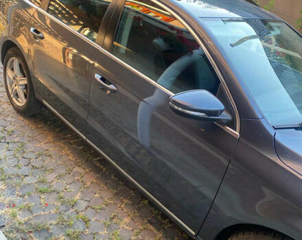 Серый Фольксваген Пассат, объемом двигателя 1.6 л и пробегом 262 тыс. км за 9200 $, фото 2 на Automoto.ua