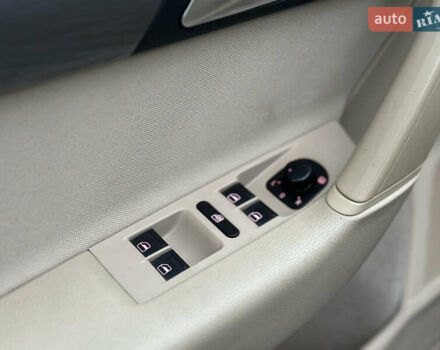 Серый Фольксваген Пассат, объемом двигателя 1.97 л и пробегом 271 тыс. км за 10550 $, фото 40 на Automoto.ua