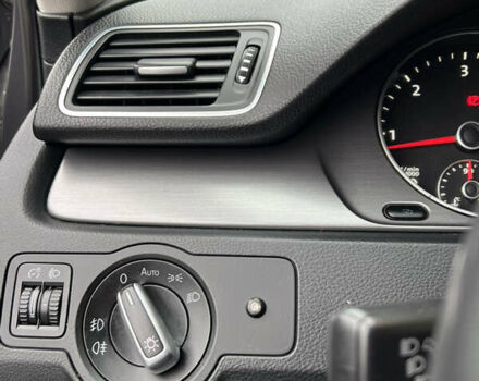 Серый Фольксваген Пассат, объемом двигателя 1.6 л и пробегом 337 тыс. км за 9500 $, фото 12 на Automoto.ua