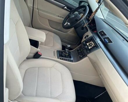 Серый Фольксваген Пассат, объемом двигателя 1.6 л и пробегом 292 тыс. км за 8299 $, фото 18 на Automoto.ua