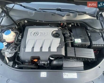 Серый Фольксваген Пассат, объемом двигателя 1.6 л и пробегом 332 тыс. км за 10500 $, фото 4 на Automoto.ua