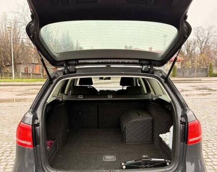 Серый Фольксваген Пассат, объемом двигателя 1.6 л и пробегом 493 тыс. км за 7999 $, фото 22 на Automoto.ua