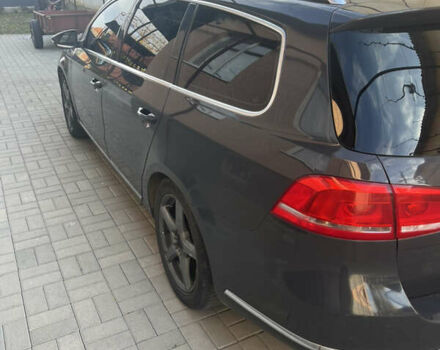 Серый Фольксваген Пассат, объемом двигателя 1.97 л и пробегом 331 тыс. км за 8200 $, фото 1 на Automoto.ua