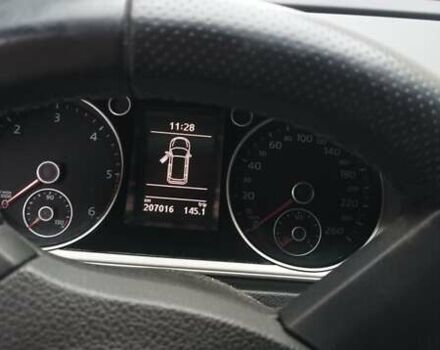 Серый Фольксваген Пассат, объемом двигателя 1.6 л и пробегом 207 тыс. км за 8500 $, фото 4 на Automoto.ua