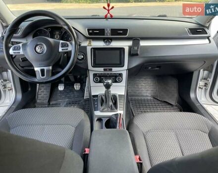 Серый Фольксваген Пассат, объемом двигателя 1.6 л и пробегом 255 тыс. км за 7900 $, фото 7 на Automoto.ua