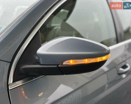 Серый Фольксваген Пассат, объемом двигателя 1.97 л и пробегом 271 тыс. км за 10550 $, фото 22 на Automoto.ua