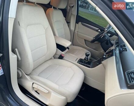 Серый Фольксваген Пассат, объемом двигателя 1.6 л и пробегом 292 тыс. км за 8299 $, фото 25 на Automoto.ua