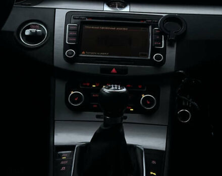 Серый Фольксваген Пассат, объемом двигателя 1.6 л и пробегом 280 тыс. км за 7500 $, фото 13 на Automoto.ua