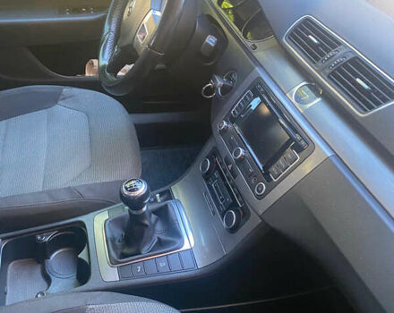 Серый Фольксваген Пассат, объемом двигателя 1.6 л и пробегом 262 тыс. км за 9200 $, фото 7 на Automoto.ua