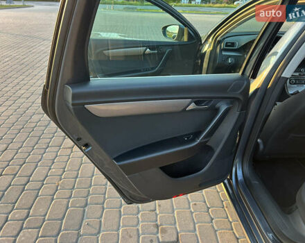 Сірий Фольксваген Пассат, об'ємом двигуна 1.6 л та пробігом 279 тис. км за 8900 $, фото 8 на Automoto.ua