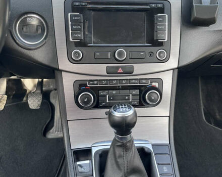 Серый Фольксваген Пассат, объемом двигателя 2 л и пробегом 282 тыс. км за 10500 $, фото 8 на Automoto.ua