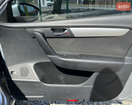 Серый Фольксваген Пассат, объемом двигателя 1.97 л и пробегом 210 тыс. км за 10700 $, фото 23 на Automoto.ua