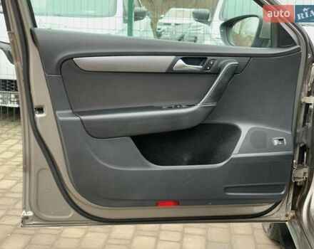 Серый Фольксваген Пассат, объемом двигателя 2 л и пробегом 258 тыс. км за 10955 $, фото 22 на Automoto.ua