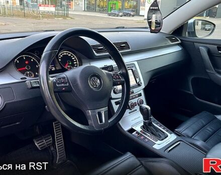 Серый Фольксваген Пассат, объемом двигателя 2 л и пробегом 241 тыс. км за 12500 $, фото 4 на Automoto.ua