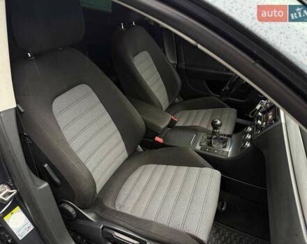 Сірий Фольксваген Пассат, об'ємом двигуна 1.6 л та пробігом 342 тис. км за 8500 $, фото 47 на Automoto.ua