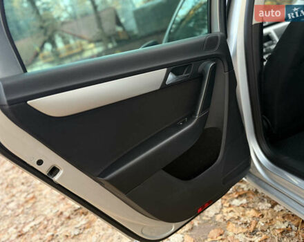 Сірий Фольксваген Пассат, об'ємом двигуна 1.6 л та пробігом 258 тис. км за 9800 $, фото 62 на Automoto.ua