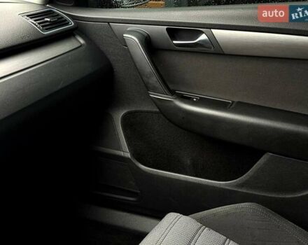 Сірий Фольксваген Пассат, об'ємом двигуна 1.6 л та пробігом 342 тис. км за 8500 $, фото 35 на Automoto.ua