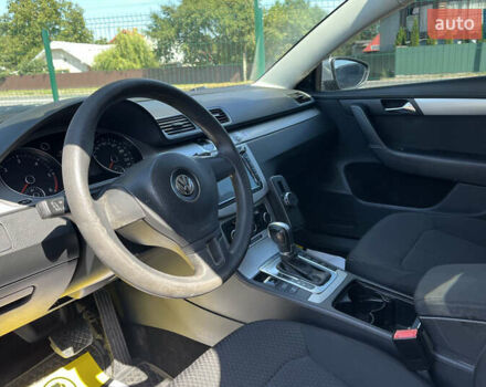 Серый Фольксваген Пассат, объемом двигателя 1.97 л и пробегом 210 тыс. км за 10700 $, фото 10 на Automoto.ua