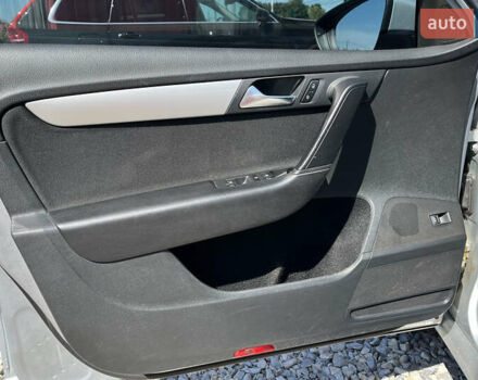 Серый Фольксваген Пассат, объемом двигателя 1.97 л и пробегом 210 тыс. км за 10700 $, фото 9 на Automoto.ua