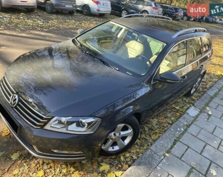 Фольксваген Пассат 2012 в Львове на Automoto.ua Серый Фольксваген Пассат, объемом двигателя 2 л и пробегом 327 тыс. км за 9800 $, фото 6 на Automoto.ua