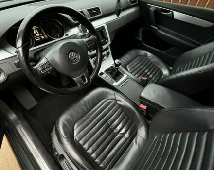 Серый Фольксваген Пассат, объемом двигателя 1.6 л и пробегом 250 тыс. км за 9200 $, фото 4 на Automoto.ua