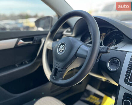 Серый Фольксваген Пассат, объемом двигателя 1.97 л и пробегом 210 тыс. км за 10700 $, фото 27 на Automoto.ua