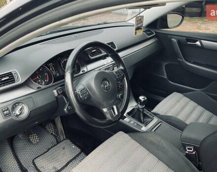 Фольксваген Пассат 2012 в Житомире на Automoto.ua Серый Фольксваген Пассат, объемом двигателя 1.6 л и пробегом 317 тыс. км за 9350 $, фото 20 на Automoto.ua