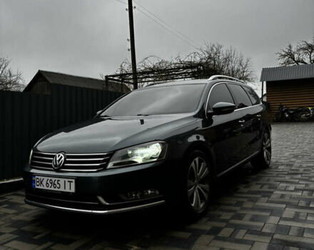 Серый Фольксваген Пассат, объемом двигателя 1.6 л и пробегом 250 тыс. км за 9200 $, фото 1 на Automoto.ua