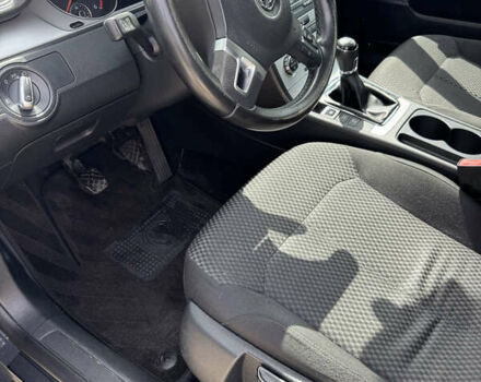 Серый Фольксваген Пассат, объемом двигателя 2 л и пробегом 278 тыс. км за 10300 $, фото 1 на Automoto.ua