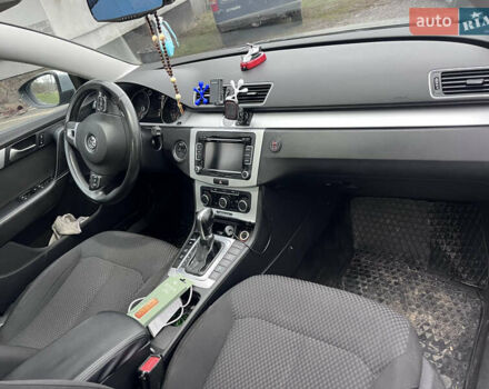 Серый Фольксваген Пассат, объемом двигателя 1.97 л и пробегом 264 тыс. км за 10500 $, фото 4 на Automoto.ua