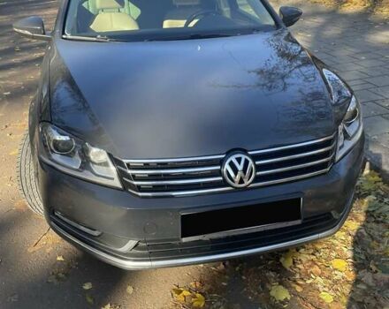 Фольксваген Пассат 2012 в Львове на Automoto.ua Серый Фольксваген Пассат, объемом двигателя 2 л и пробегом 327 тыс. км за 9800 $, фото 4 на Automoto.ua
