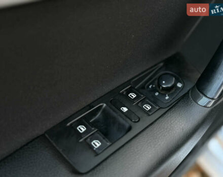 Сірий Фольксваген Пассат, об'ємом двигуна 1.6 л та пробігом 258 тис. км за 9800 $, фото 58 на Automoto.ua