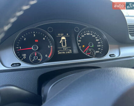 Серый Фольксваген Пассат, объемом двигателя 1.97 л и пробегом 241 тыс. км за 9000 $, фото 15 на Automoto.ua