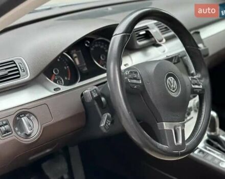 Серый Фольксваген Пассат, объемом двигателя 1.97 л и пробегом 285 тыс. км за 11800 $, фото 4 на Automoto.ua