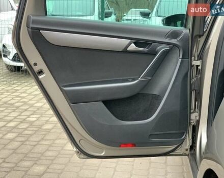 Серый Фольксваген Пассат, объемом двигателя 2 л и пробегом 258 тыс. км за 10955 $, фото 25 на Automoto.ua