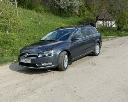 Серый Фольксваген Пассат, объемом двигателя 1.6 л и пробегом 300 тыс. км за 8900 $, фото 1 на Automoto.ua