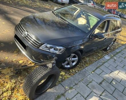 Фольксваген Пассат 2012 в Львове на Automoto.ua Серый Фольксваген Пассат, объемом двигателя 2 л и пробегом 327 тыс. км за 9800 $, фото 1 на Automoto.ua