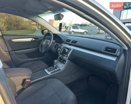 Серый Фольксваген Пассат, объемом двигателя 1.97 л и пробегом 241 тыс. км за 9000 $, фото 13 на Automoto.ua