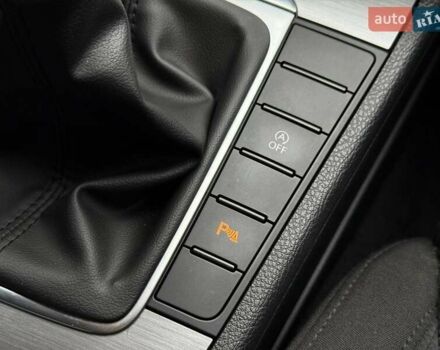 Сірий Фольксваген Пассат, об'ємом двигуна 1.6 л та пробігом 342 тис. км за 8500 $, фото 43 на Automoto.ua