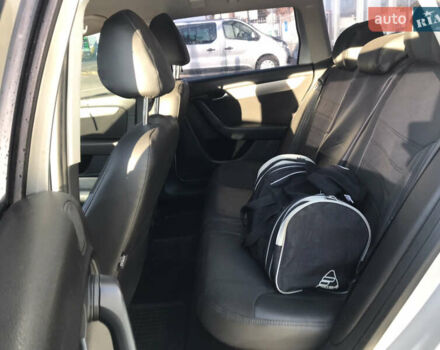 Сірий Фольксваген Пассат, об'ємом двигуна 1.6 л та пробігом 282 тис. км за 7500 $, фото 16 на Automoto.ua