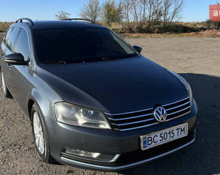 Серый Фольксваген Пассат, объемом двигателя 1.6 л и пробегом 237 тыс. км за 9900 $, фото 1 на Automoto.ua