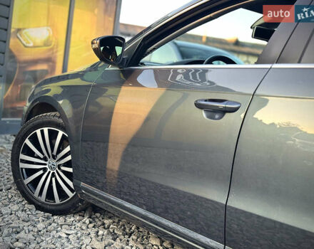 Серый Фольксваген Пассат, объемом двигателя 1.6 л и пробегом 229 тыс. км за 10999 $, фото 19 на Automoto.ua