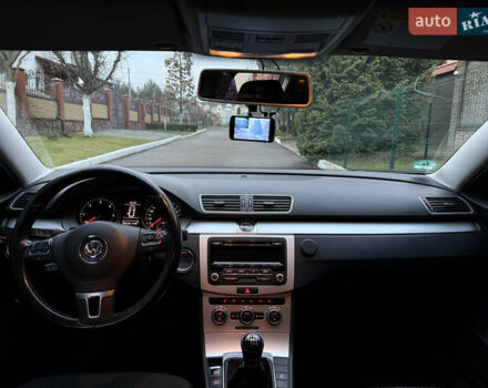 Серый Фольксваген Пассат, объемом двигателя 1.6 л и пробегом 301 тыс. км за 10200 $, фото 14 на Automoto.ua