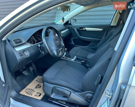 Серый Фольксваген Пассат, объемом двигателя 2 л и пробегом 241 тыс. км за 12500 $, фото 4 на Automoto.ua