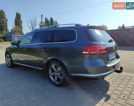 Серый Фольксваген Пассат, объемом двигателя 1.97 л и пробегом 300 тыс. км за 12000 $, фото 5 на Automoto.ua