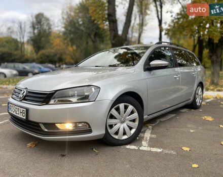 Фольксваген Пассат 2013 в Ужгороде на Automoto.ua Серый Фольксваген Пассат, объемом двигателя 1.6 л и пробегом 294 тыс. км за 9499 $, фото 5 на Automoto.ua